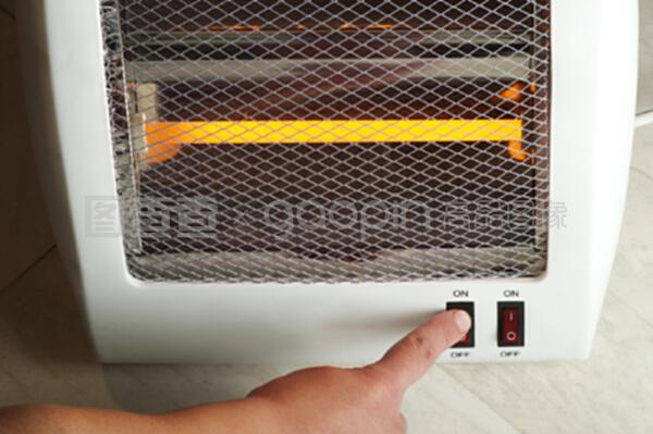 包括開關在內的電熱爐和手